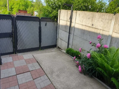 Продаж частини будинку Центр Окремий двір ЦУМ - 3 хв пішки №
