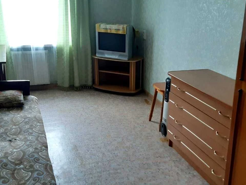 Apartment. Kharkiv, Academician Kurchatov Avenue.