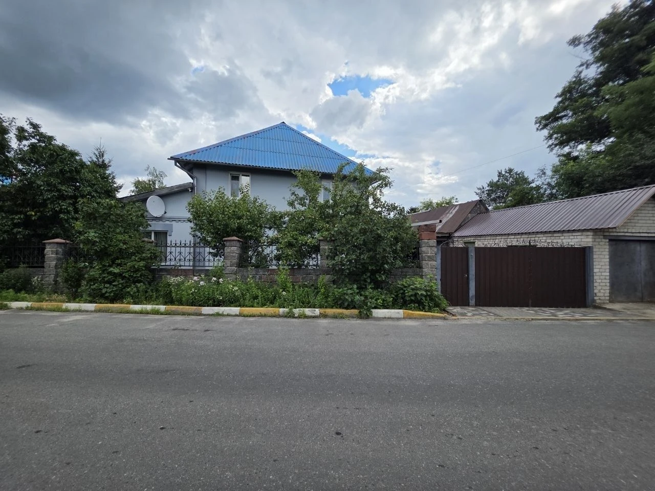 Продається будинок в центрі міста Ірпінь.