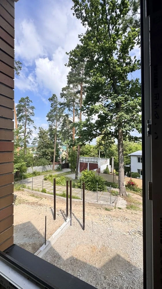 Buy townhouse in the center of Irpin.