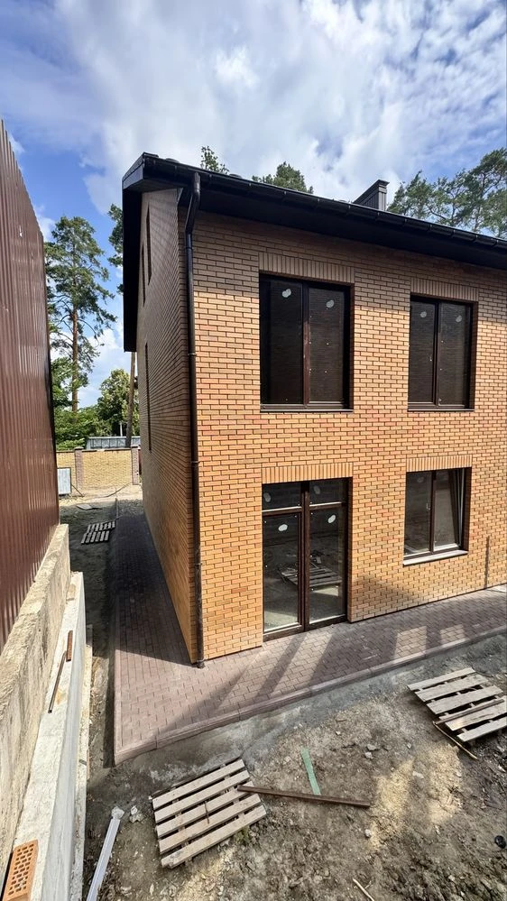 Buy townhouse in the center of Irpin.