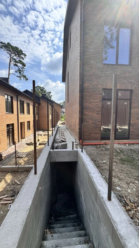 Buy townhouse in the center of Irpin.