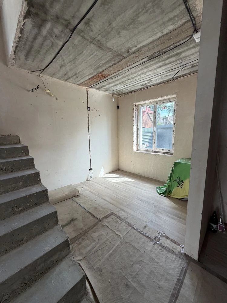 Duplex with Partial Renovation, Central Park