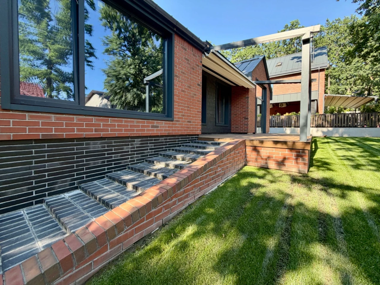 Premium One-Story House 130 sq m in an Elite Area