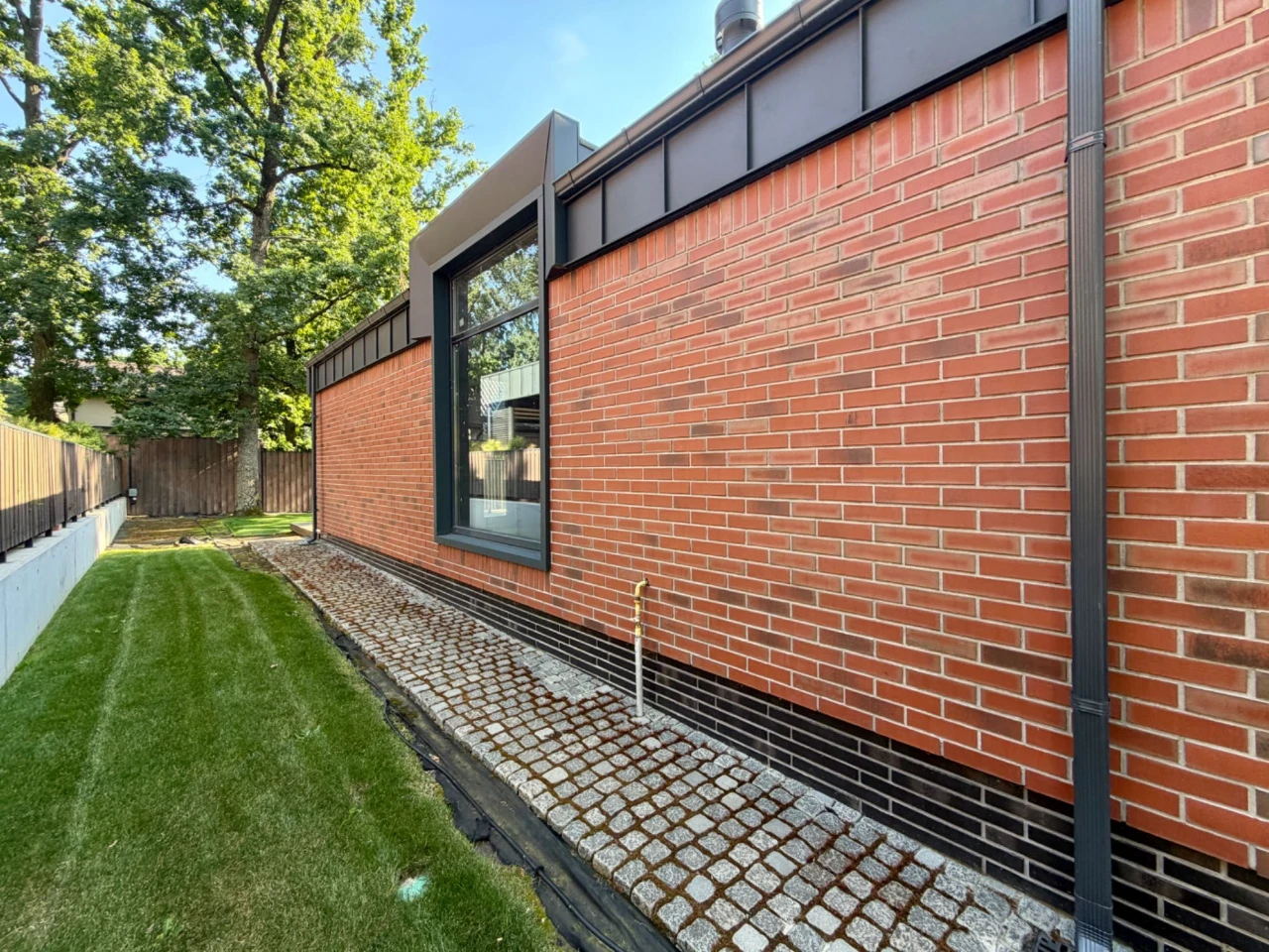 Premium One-Story House 130 sq m in an Elite Area
