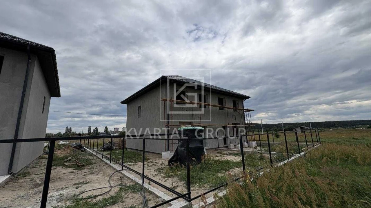 Duplex 120m2, 2.5 acres! Area of Synehr.
