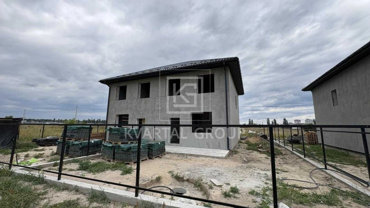 Duplex 120m2, 2.5 acres! Area of Synehr.