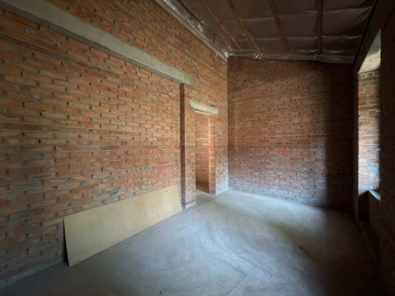 Premium House in Irpin | Closed Village | Gas | 6 acres