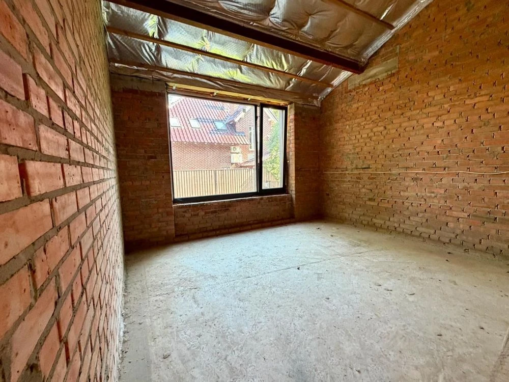 One-story house in Irpin, 130 m2, 6 acres, cottage