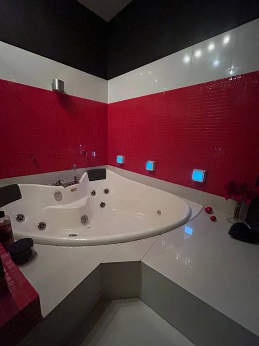For rent, 4 rooms sq.m. Bochki residential complex, Shevchenko Ave., McDonald's Center Park, M