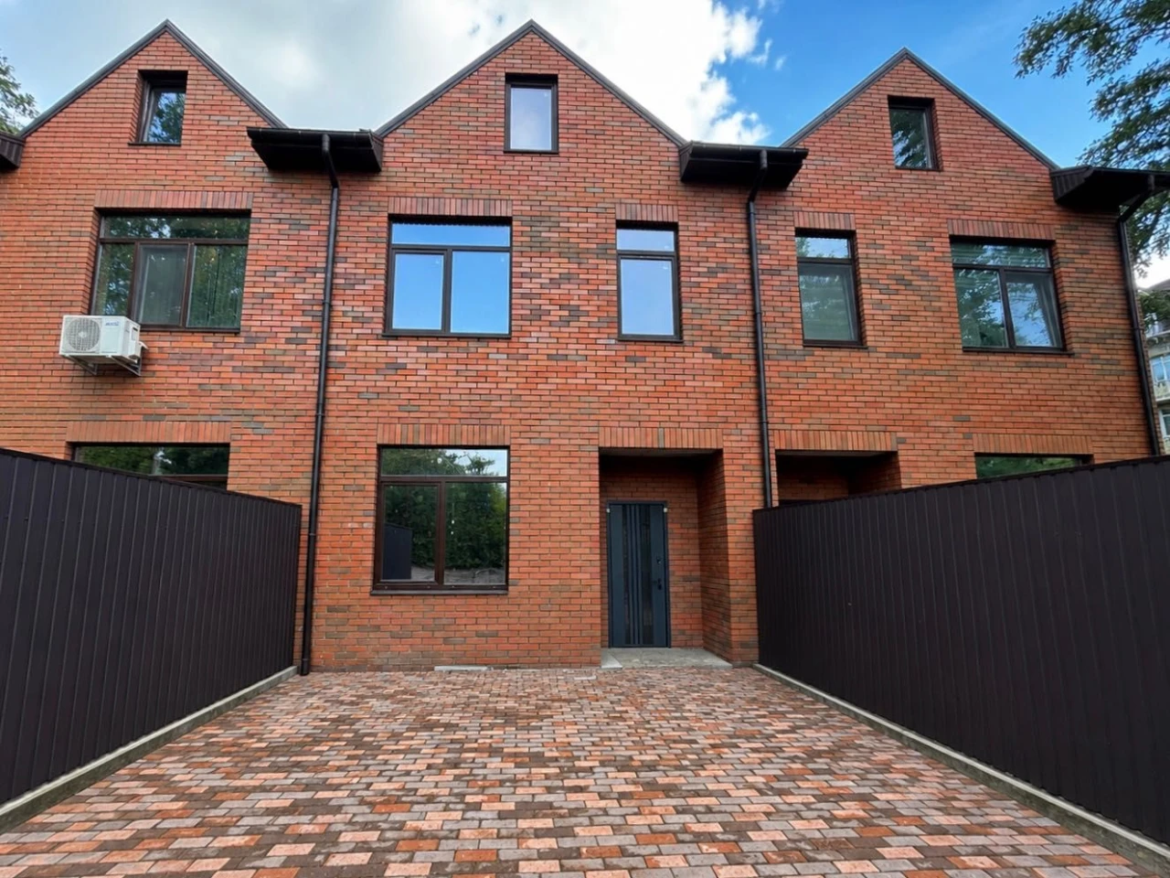 Townhouse center m.Irpin, near Central Park, Silpo, for sale