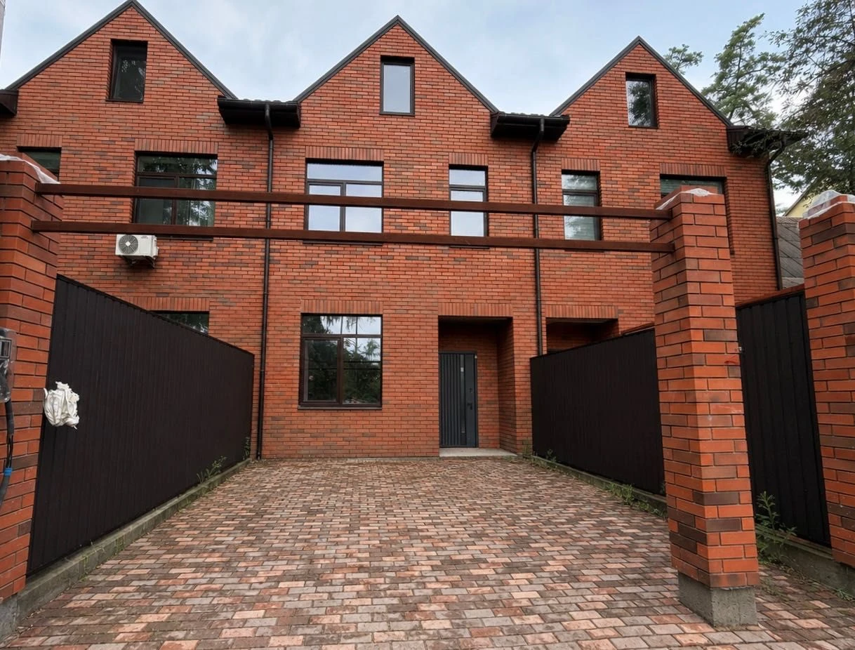 Townhouse center m.Irpin, near Central Park, Silpo, for sale