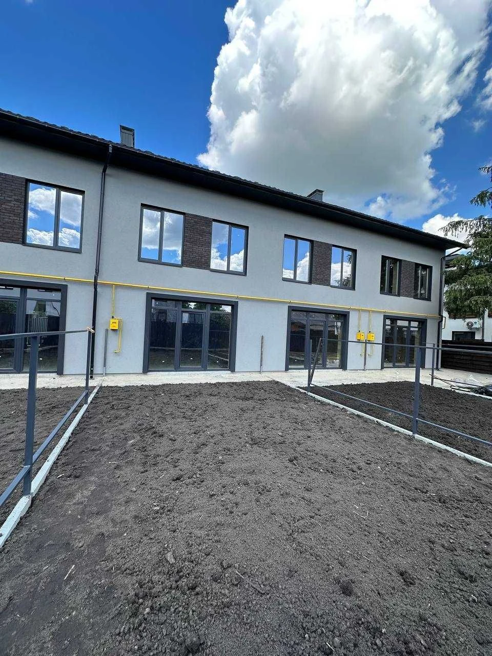 Таунхаус з великою ділянкою біля Центрального парку, Ірпінь