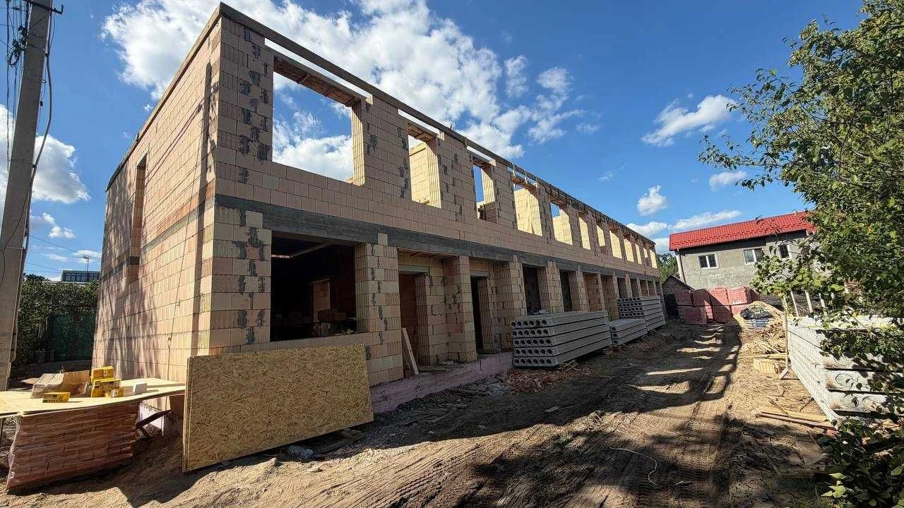 Таунхаус поряд з центральным парком, провулок Український