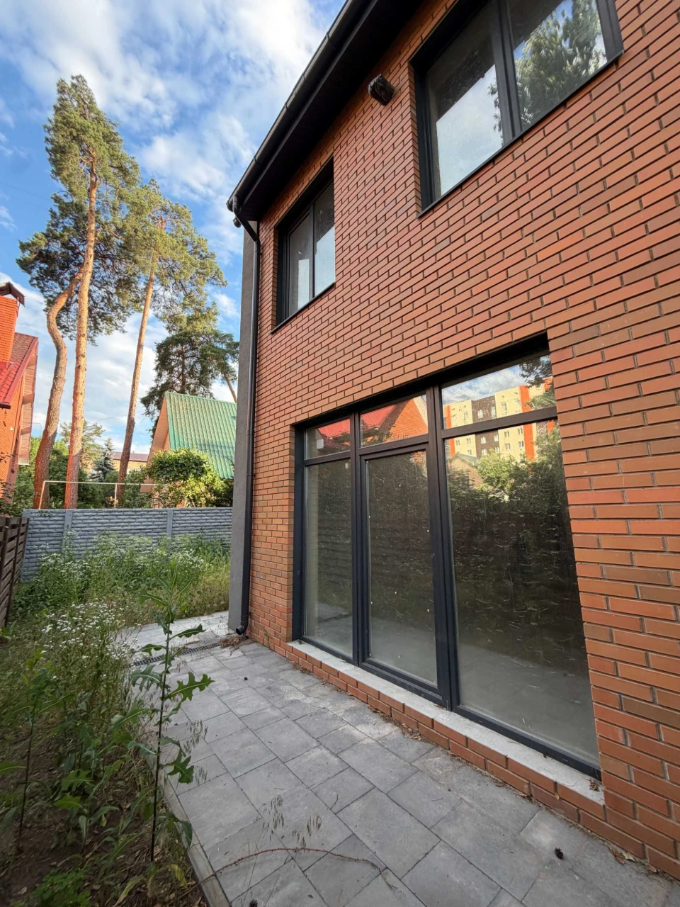 Продаж кутового таунхаусу в центрі Ірпеня, з газом, централь