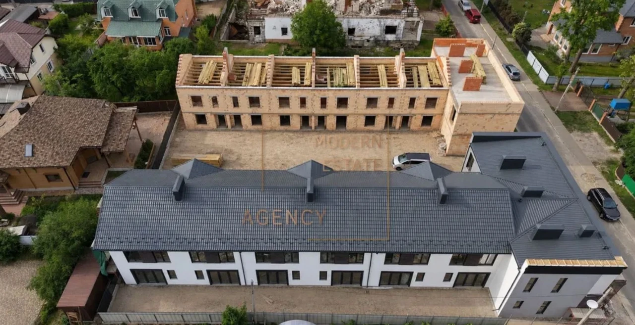 Готовий кутовий таунхаус, 88м2+1,7 сотки, центральні комунік