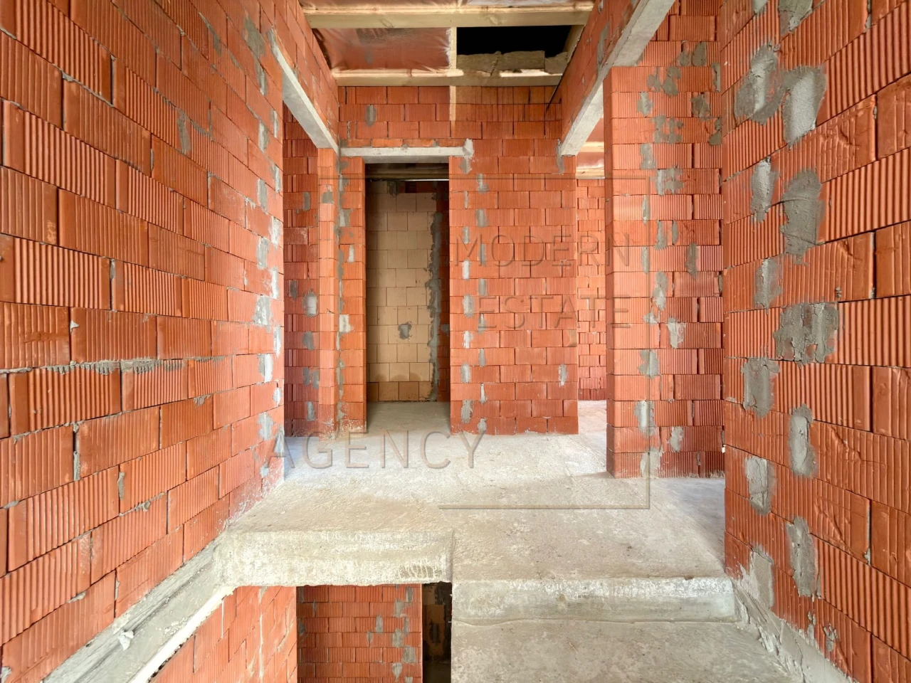 Готовий кутовий таунхаус, 88м2+1,7 сотки, центральні комунік