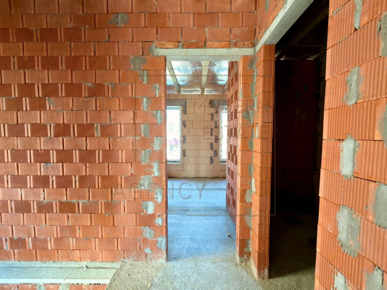 Готовий кутовий таунхаус, 88м2+1,7 сотки, центральні комунік