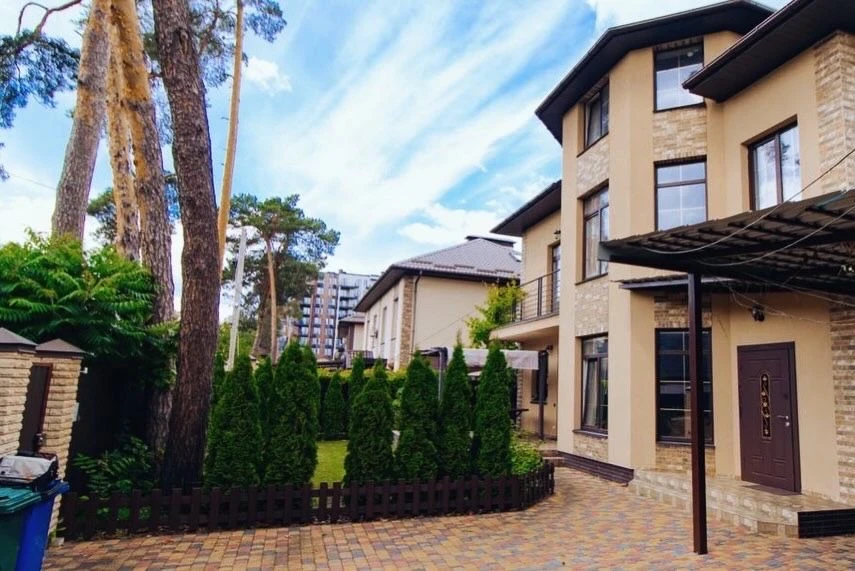 House with RENOVATION! 250 sq m, GAS, backup power! Central