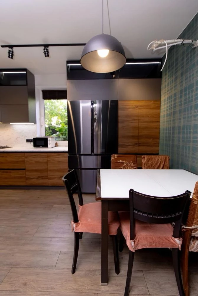 House with RENOVATION! 250 sq m, GAS, backup power! Central