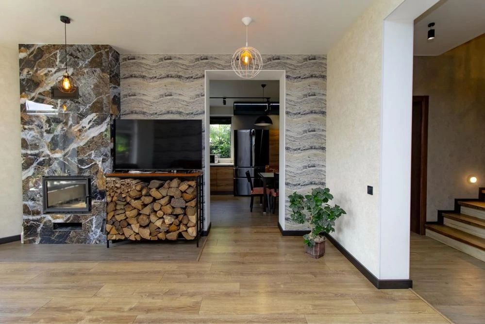 House with RENOVATION! 250 sq m, GAS, backup power! Central