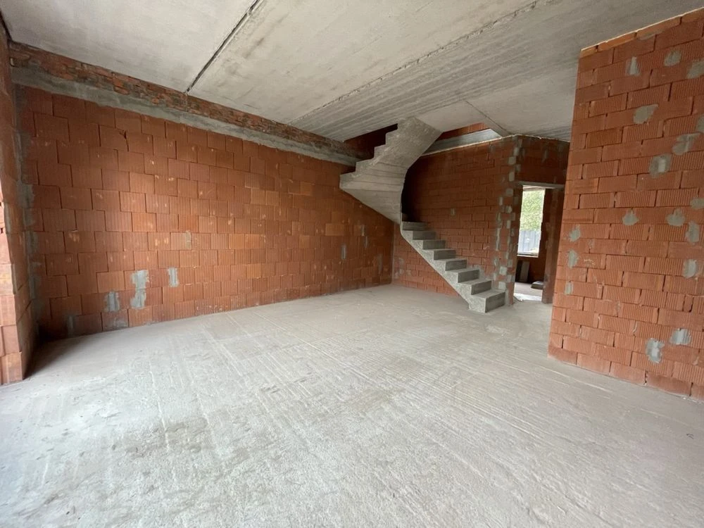Townhouse Near Park. Gas Heating. State Programs Available