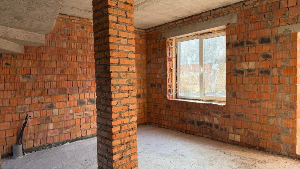 Sale of a finished Townhouse in the Center, 3 floors - 125 m2