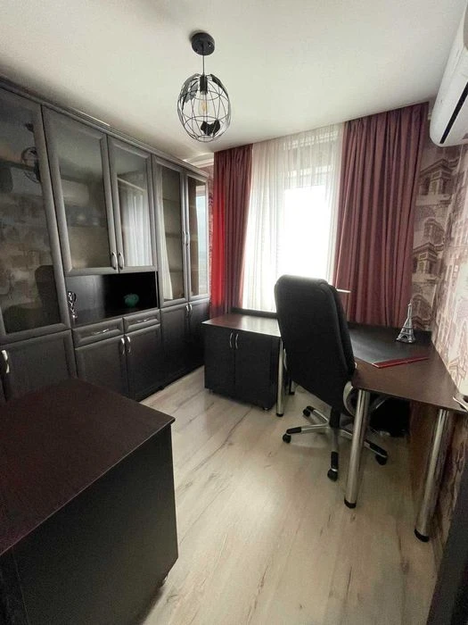 Продаж  квартири в центрі міста