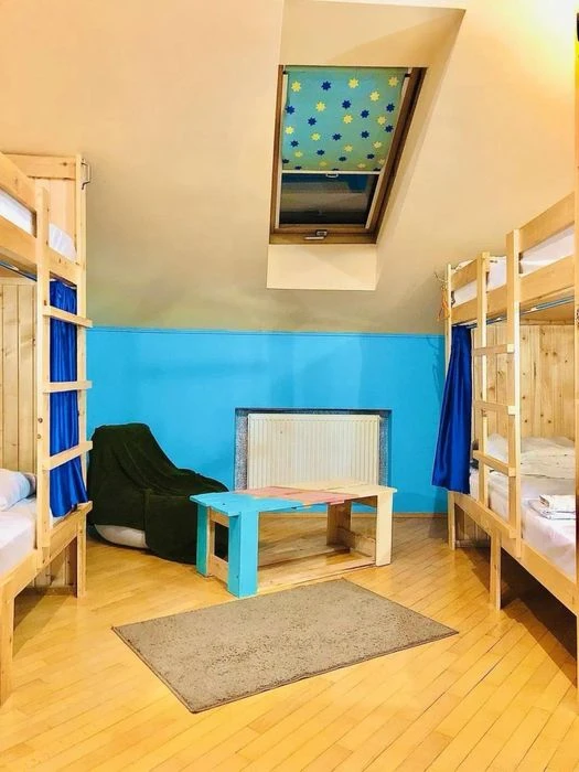 Продаж 5 кімн.квартира 162 м² 3/3ц вул.Лазнева  270000$