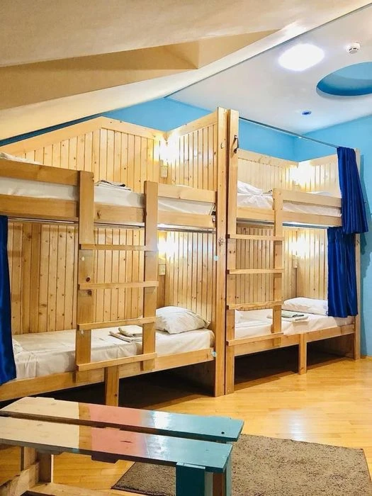 Продаж 5 кімн.квартира 162 м² 3/3ц вул.Лазнева  270000$
