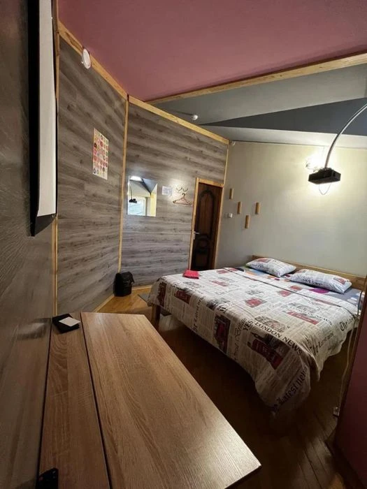 Продаж 5 кімн.квартира 162 м² 3/3ц вул.Лазнева  270000$