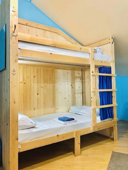 Продаж 5 кімн.квартира 162 м² 3/3ц вул.Лазнева  270000$
