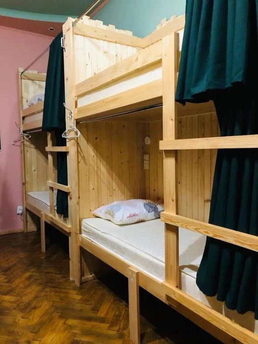 Продаж 5 кімн.квартира 162 м² 3/3ц вул.Лазнева  270000$