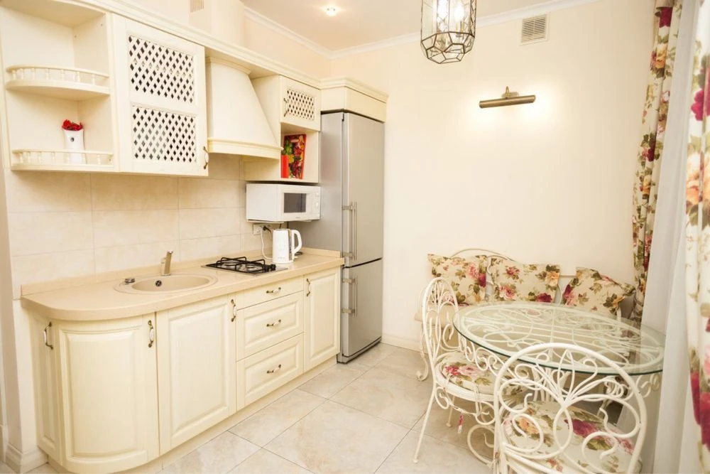 No commission! Deribasovskaya 20.2 bedrooms. long-term.