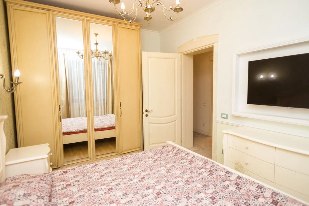 No commission! Deribasovskaya 20.2 bedrooms. long-term.
