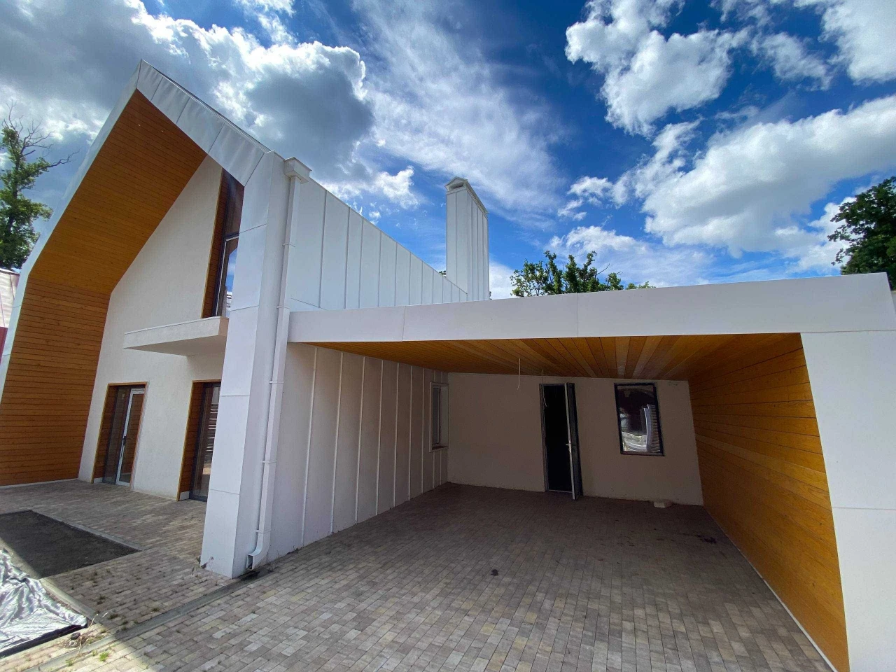Modern Scandinavian-style cottage near Kyiv