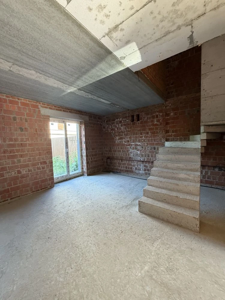Ready townhouse 100 sq m, 1.5 acres, near the park Neznayka