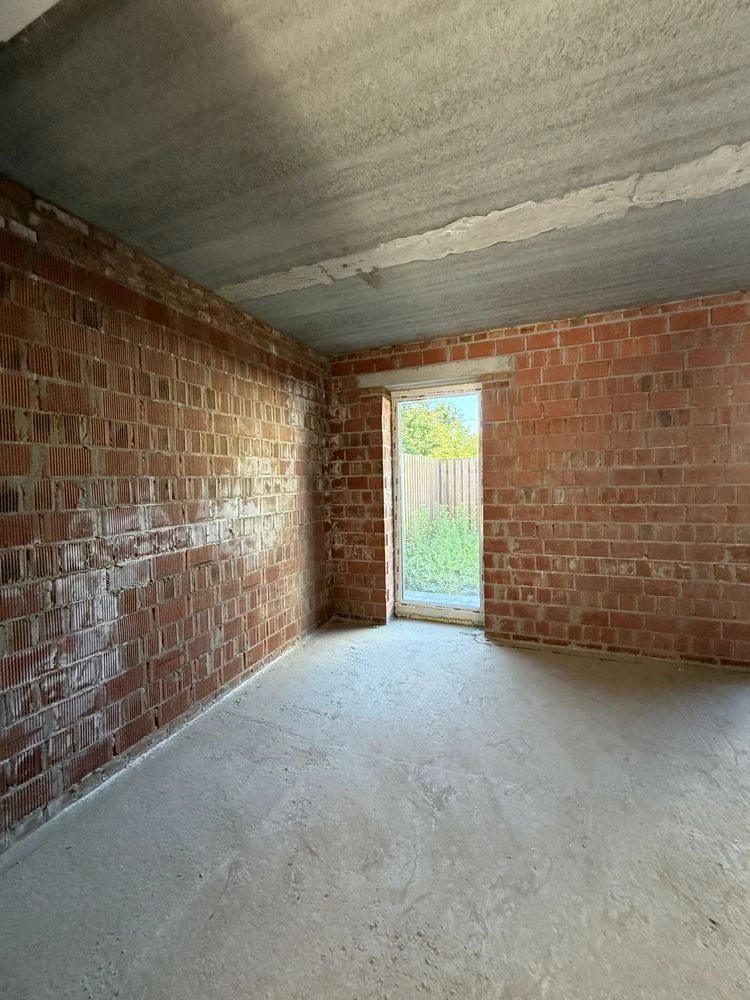 Ready townhouse 100 sq m, 1.5 acres, near the park Neznayka