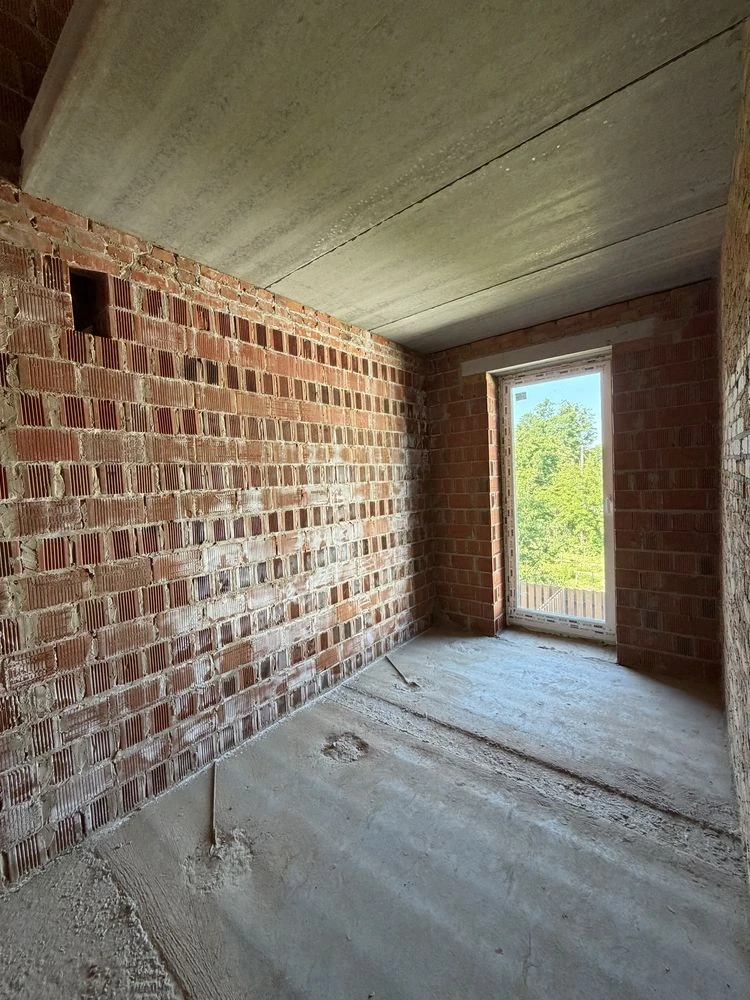 Ready townhouse 100 sq m, 1.5 acres, near the park Neznayka