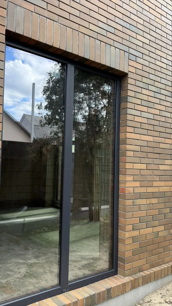 Standalone townhouse 143 m² with stained glass windows, 3 floors