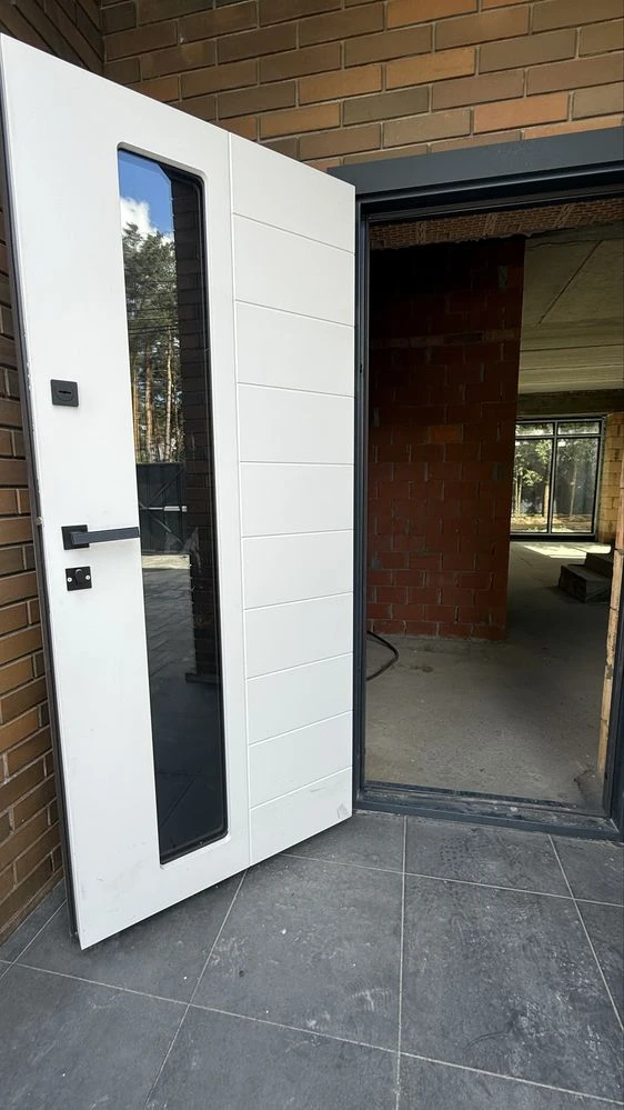 Standalone townhouse 143 m² with stained glass windows, 3 floors