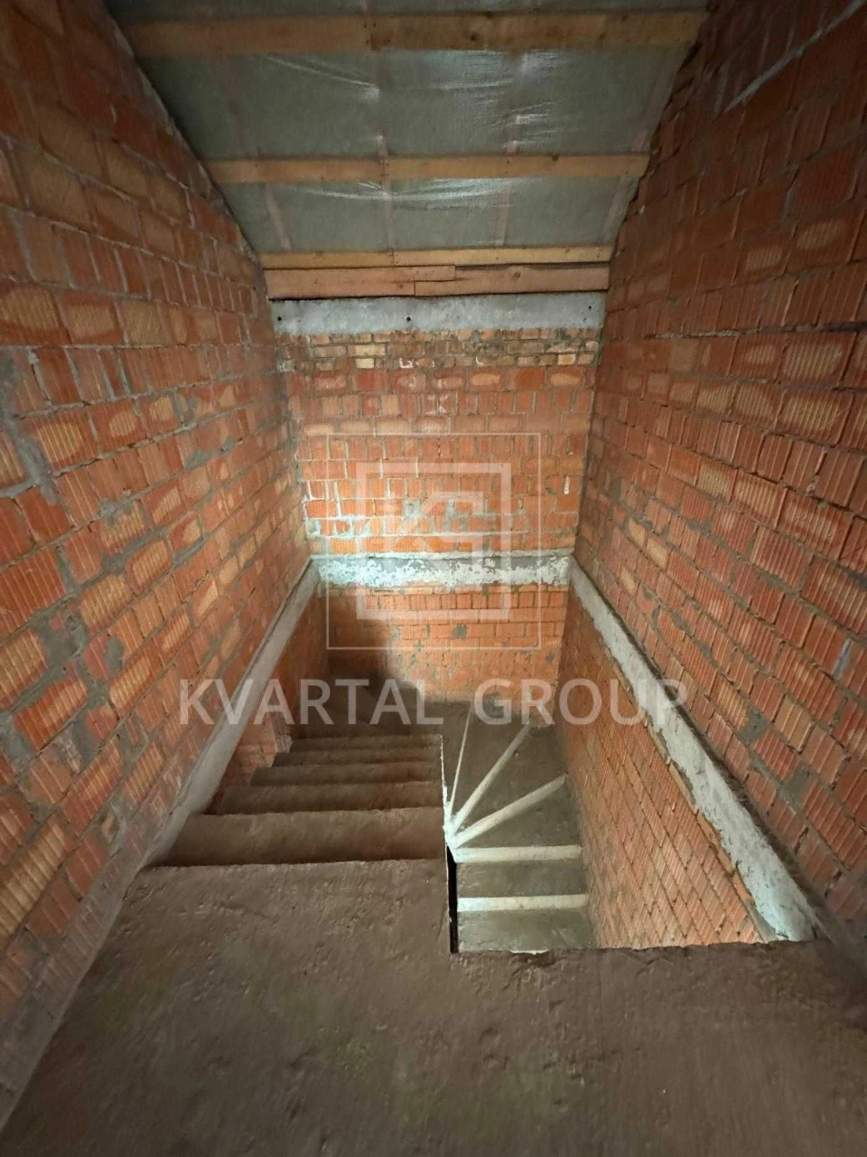 Окремий котедж 190м² з власною ділянкою 8 соток