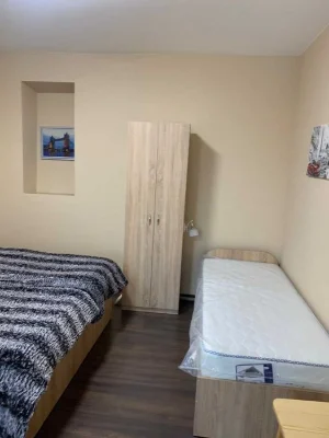 Large house for sale. 10 rooms. 360 square meters. City center