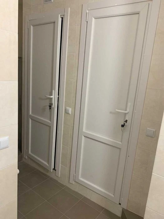 Large house for sale. 10 rooms. 360 square meters. City center