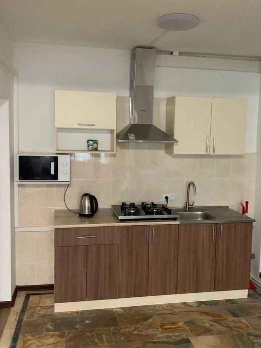 Large house for sale. 10 rooms. 360 square meters. City center