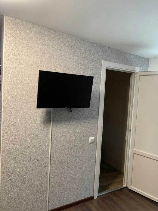 Large house for sale. 10 rooms. 360 square meters. City center