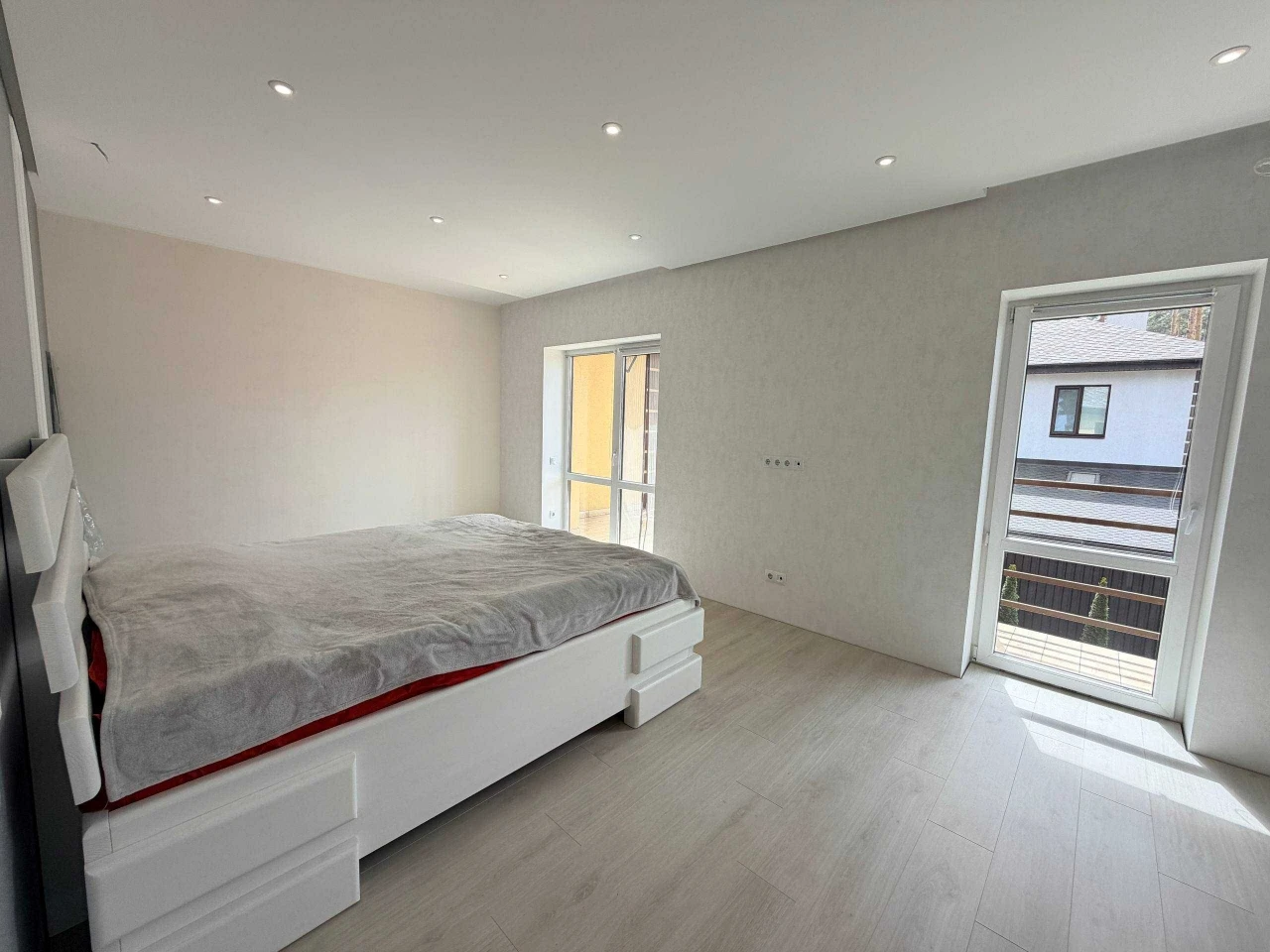 Duplex with New Renovation and 2.5 Acres of Land