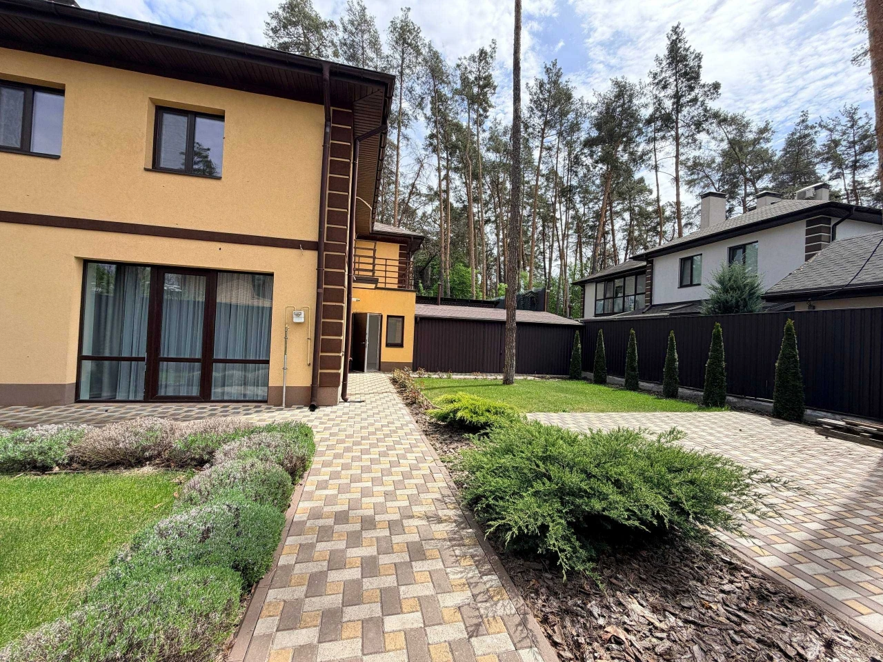 Duplex with New Renovation and 2.5 Acres of Land