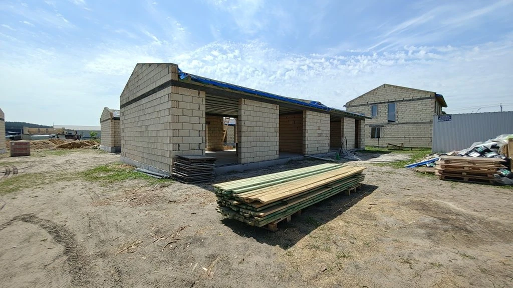 Sale of Duplexes 67m² with a plot of 2.2 acres at the price of a one-room apartment