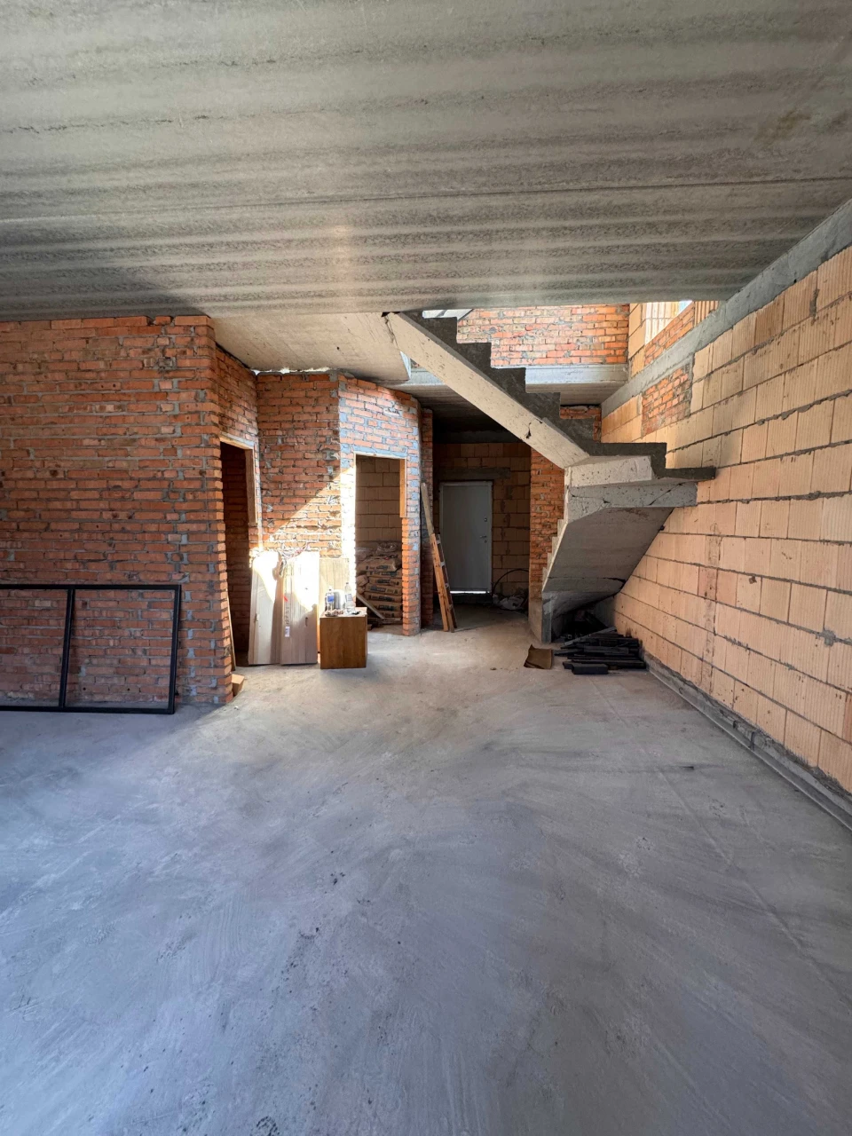 Дуплекс серед сосен | 140 м² | 2,2 сотки | Держпрограми